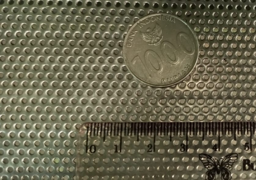 Mild Steel Perforated Metal 0,7mm 1 x 2mm diameter 1,5mm Pitch 3mm